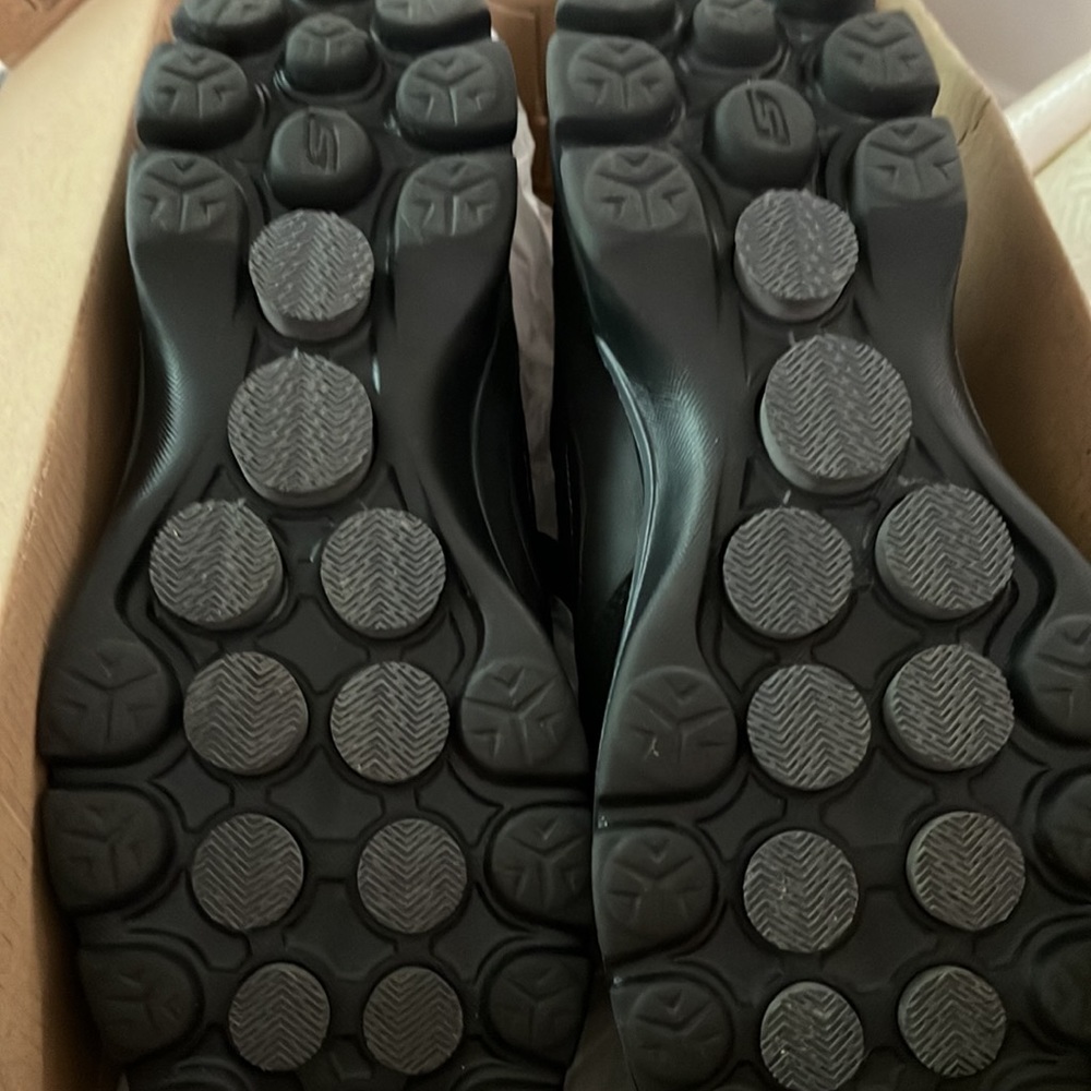 NWT Sketchers
